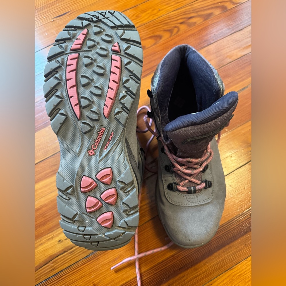 Columbia Women's Boots - Gray and Pink